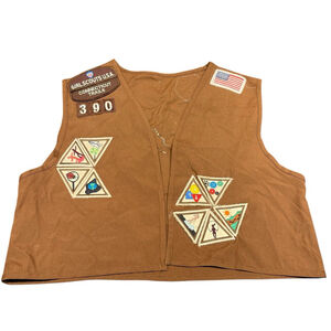 Girl Scouts USA Connecticut Trails Troop 390 Brownie Vest w Patches ‘05-‘06 VTG